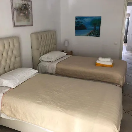 Villaparadiso Front Makris Gialos