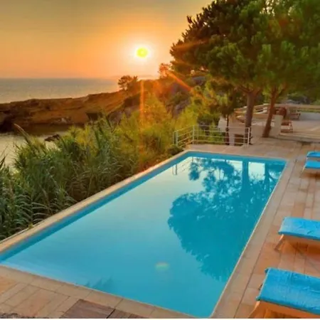 Villaparadiso Front Makris Gialos