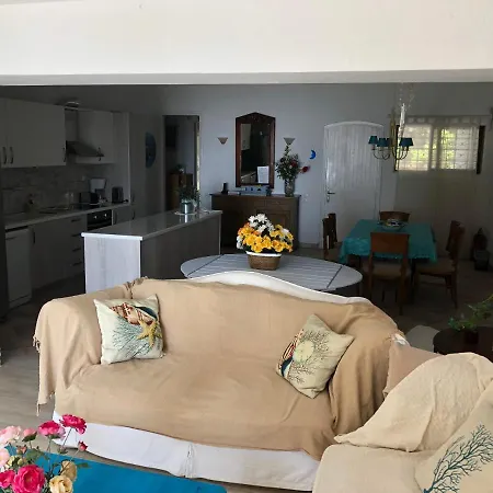 Villaparadiso Front Makris Gialos * Argostoli (Kefalonia)