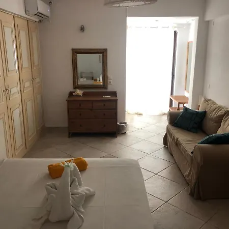 Villaparadiso Front Makris Gialos