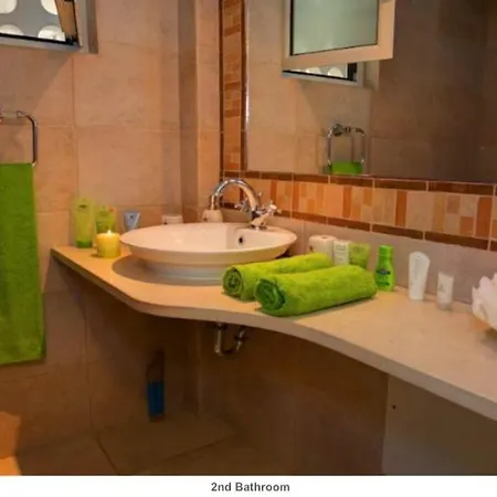 Villaparadiso Front Makris Gialos *