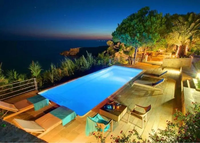 Villaparadiso Front Makris Gialos *