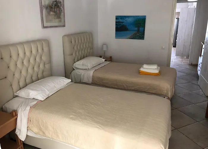 Villaparadiso Front Makris Gialos